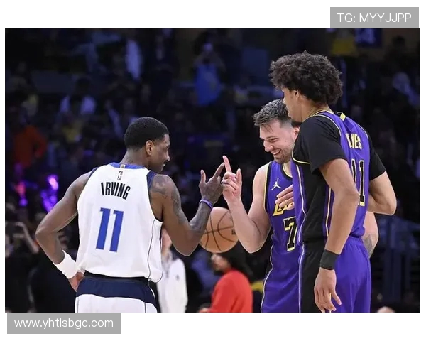 独行侠激战快船 两队巅峰对决上演激情攻防鏖战 独行侠激战快船 两队巅峰对决上演激情攻防鏖战