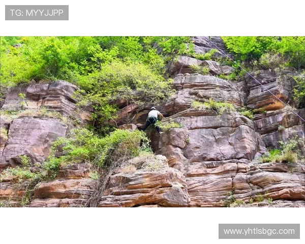 重庆攀岩队以87分稳居攀岩联赛积分榜首位展现强劲实力